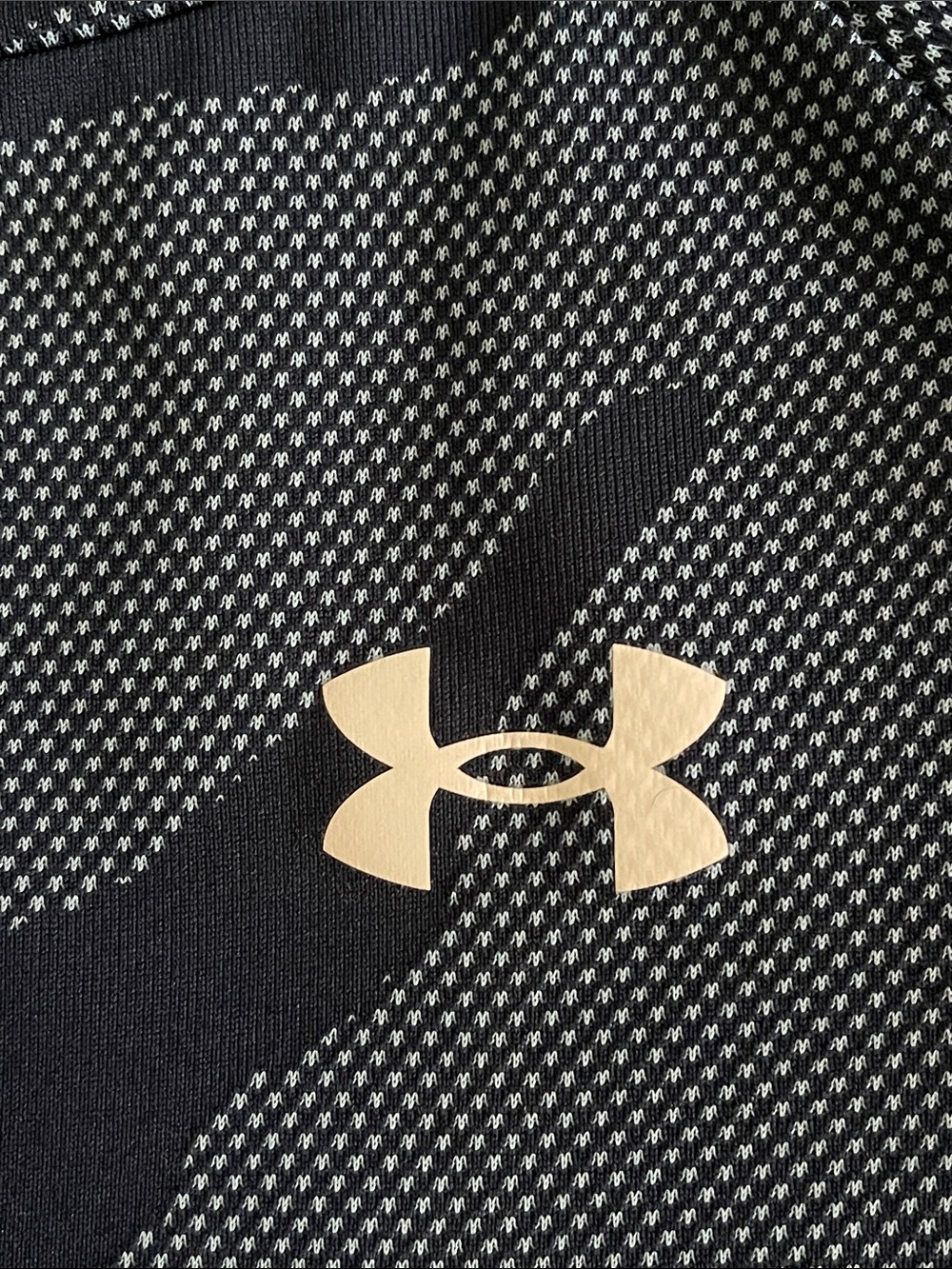 Under Armour Boys' Navy Camo Short Sleeve Shirt  SZ 10 - 12 - Picture 2 of 4
